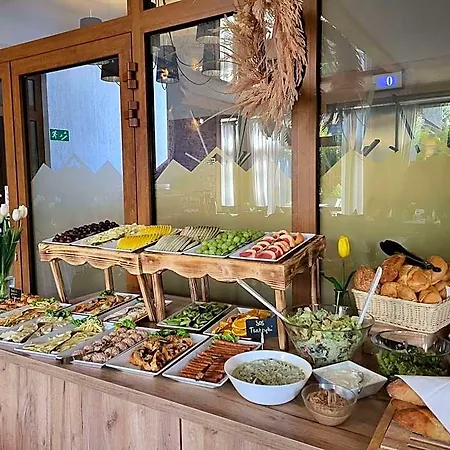 Ξενοδοχείο με διαμερίσματα Goralski & Restaurant